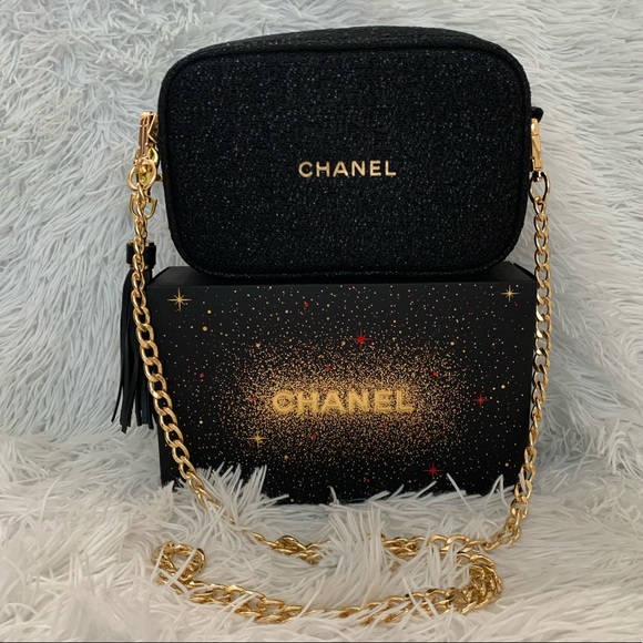 Chanel Crossbody Cosmetic Bag - Picture 4 of 14